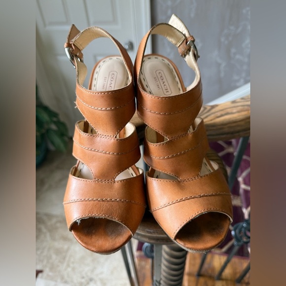 Coach Jazlyn Vachetta Wedge Tan Size 9 B. Very good condition. - Picture 10 of 15